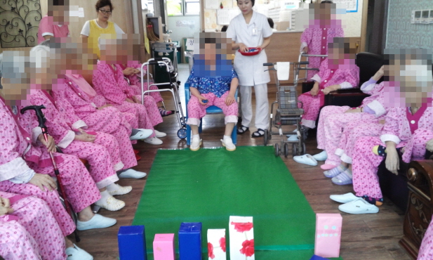 첨부 