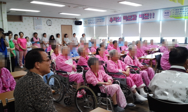 첨부 