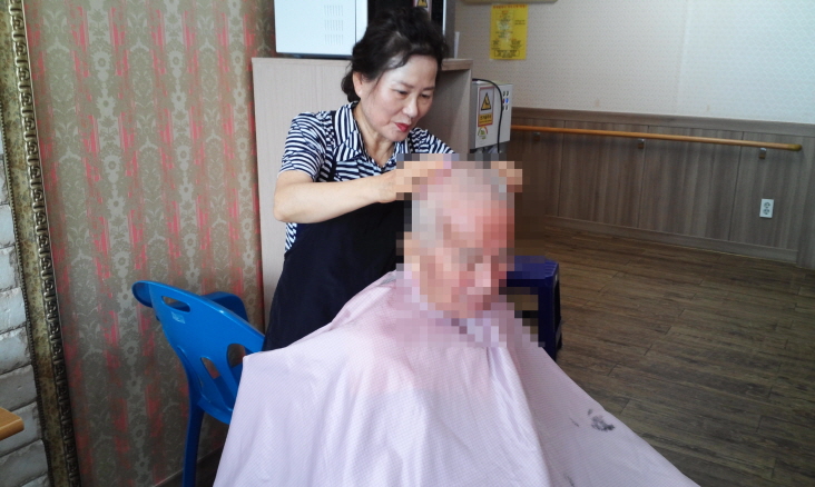 첨부 