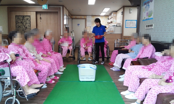 첨부 