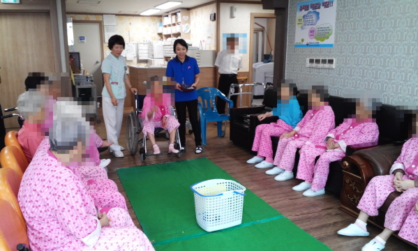 첨부 