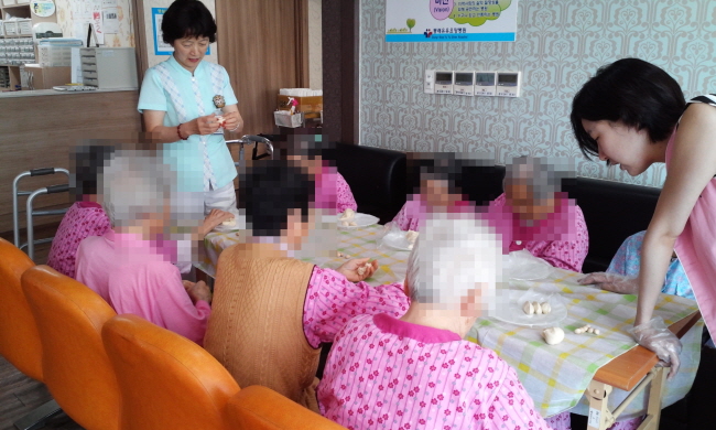 첨부 