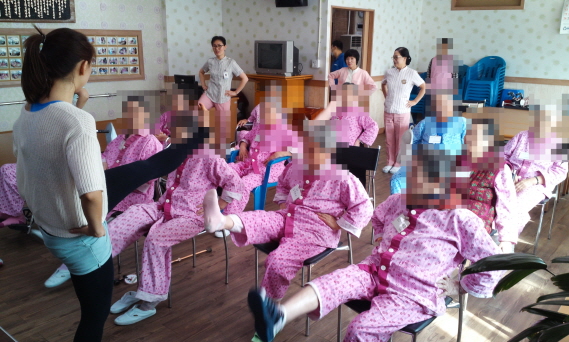 첨부 