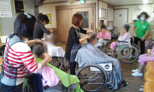첨부 