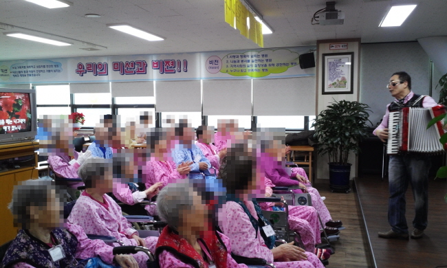 첨부 