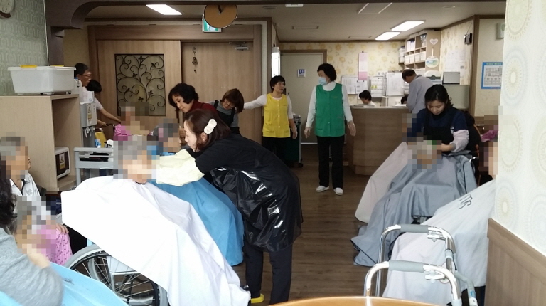 첨부 