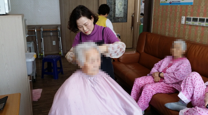 첨부 