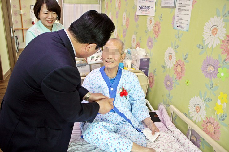 첨부 
