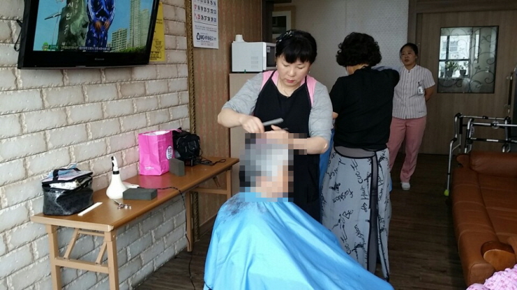 첨부 