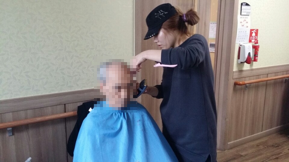 첨부 