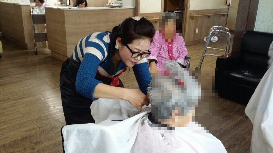 첨부 