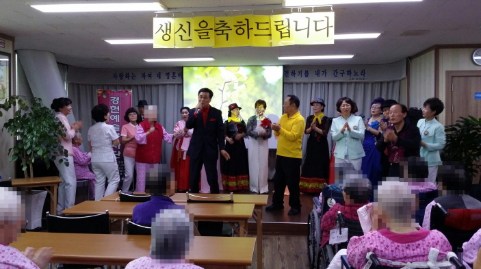 첨부 