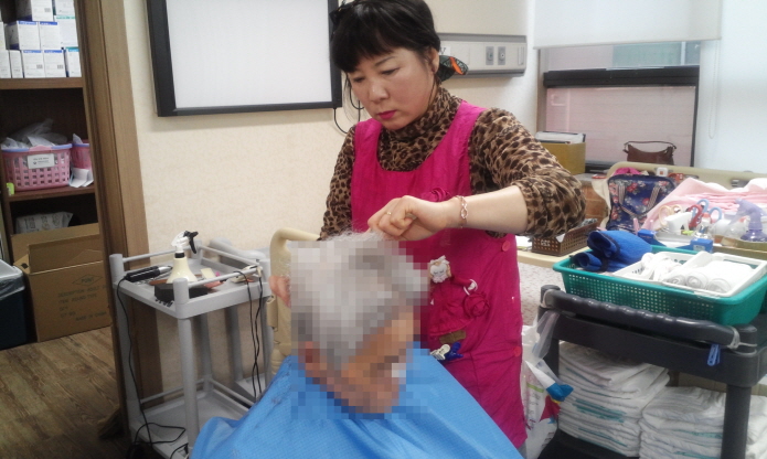 첨부 