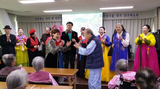 첨부 