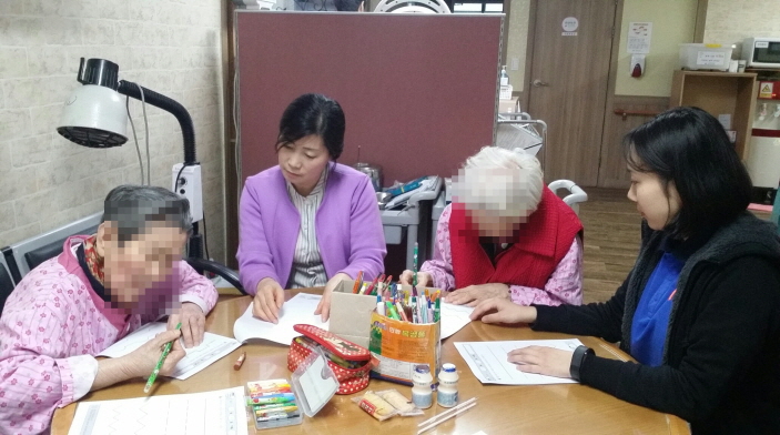 첨부 