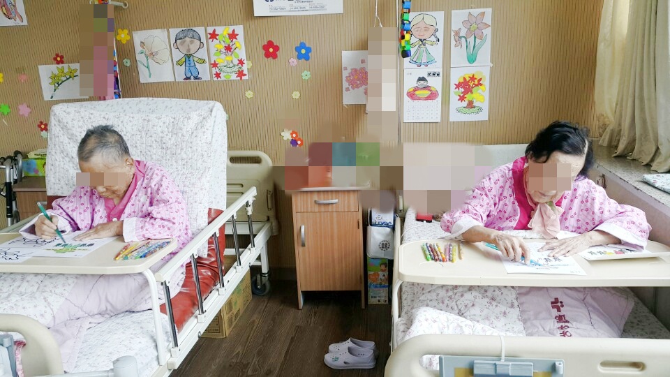 첨부 