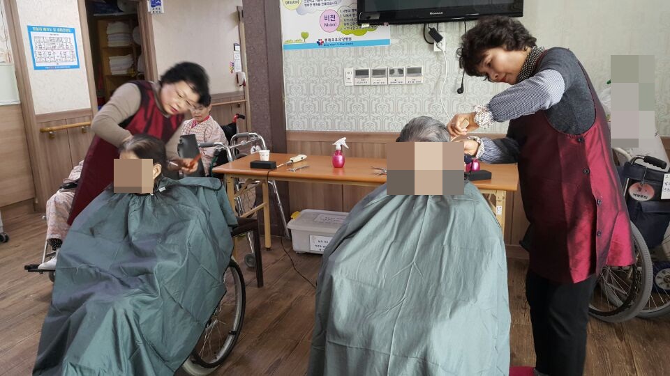 첨부 