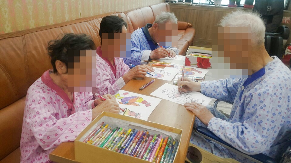 첨부 