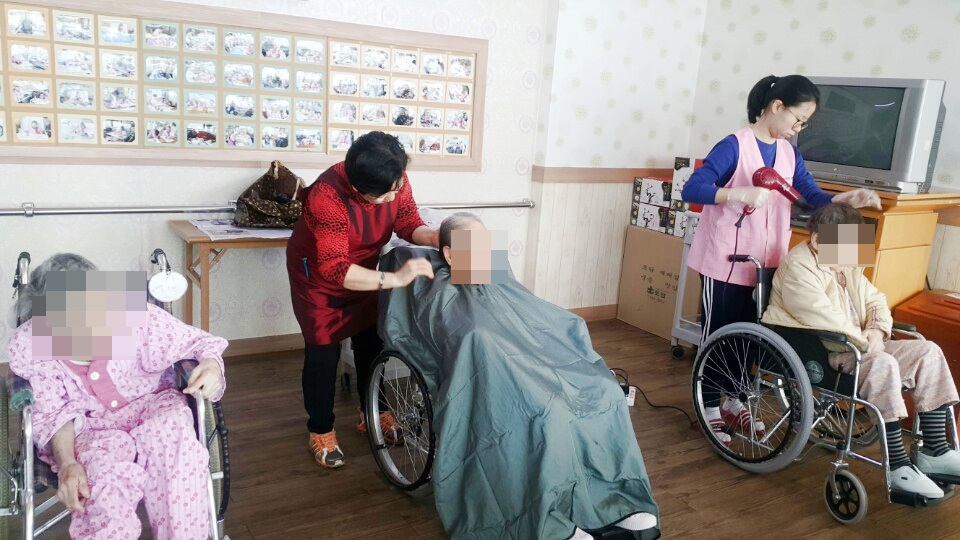 첨부 