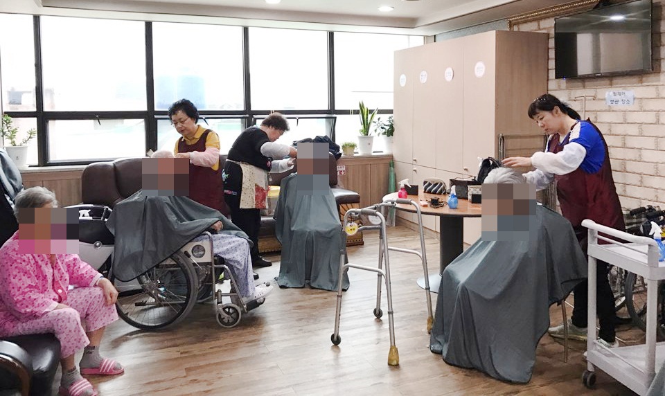 첨부 