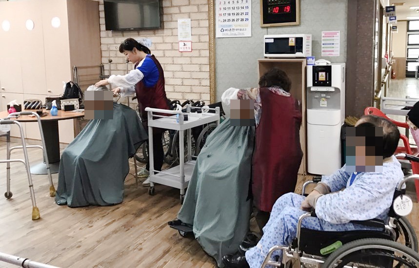 첨부 