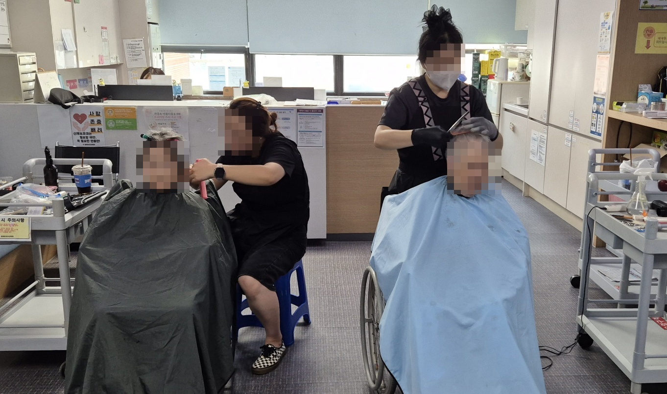 첨부 