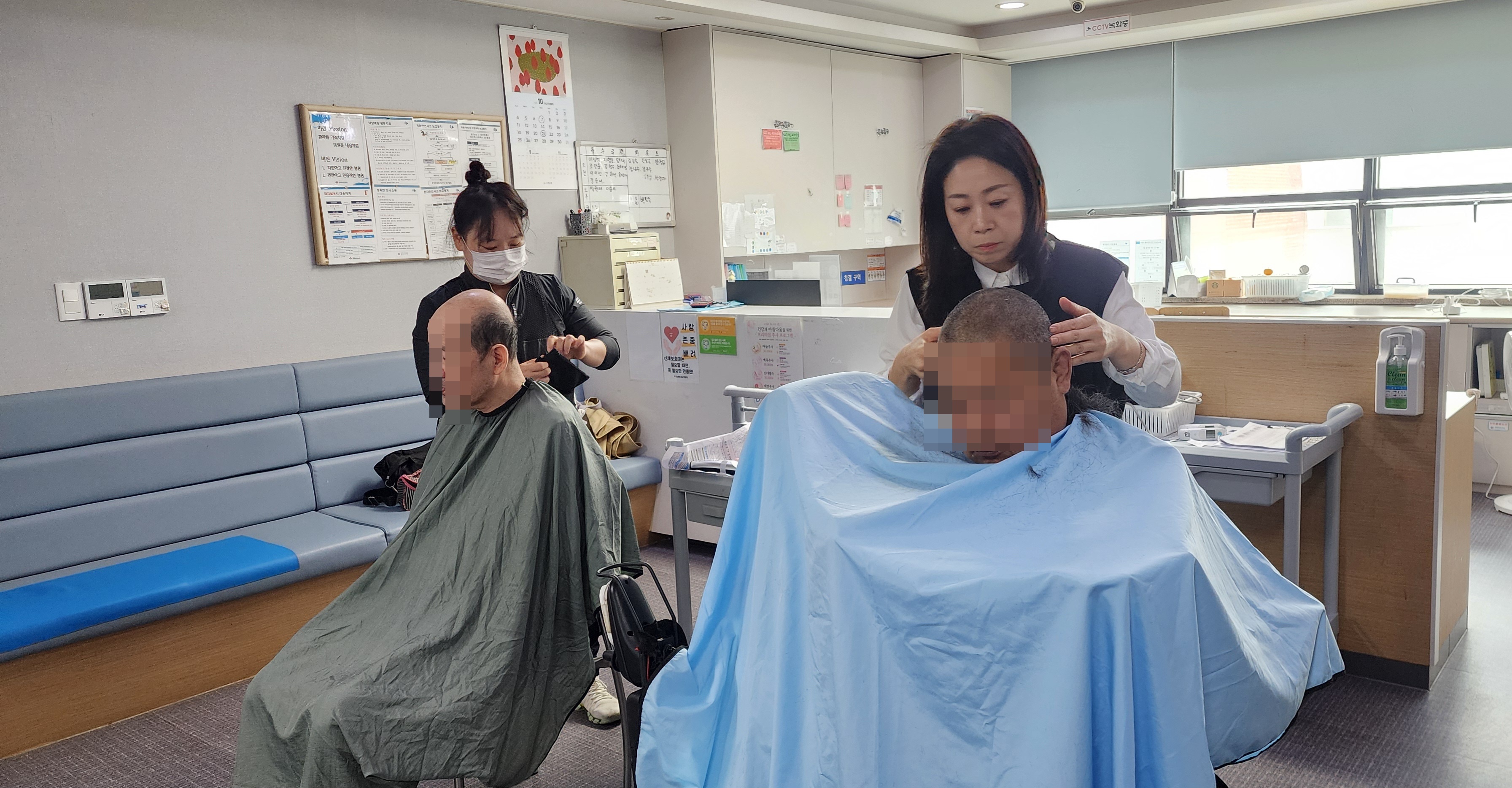첨부 